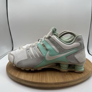 womens nike shox size 9